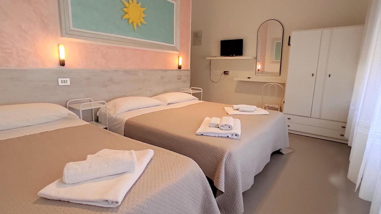 Hotel De Amicis Ричоне Екстериор снимка