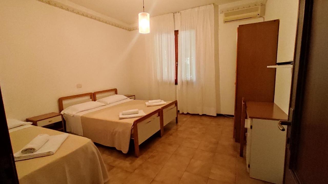Hotel De Amicis Ричоне Екстериор снимка