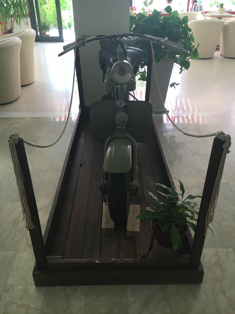 Hotel De Amicis Ричоне Екстериор снимка