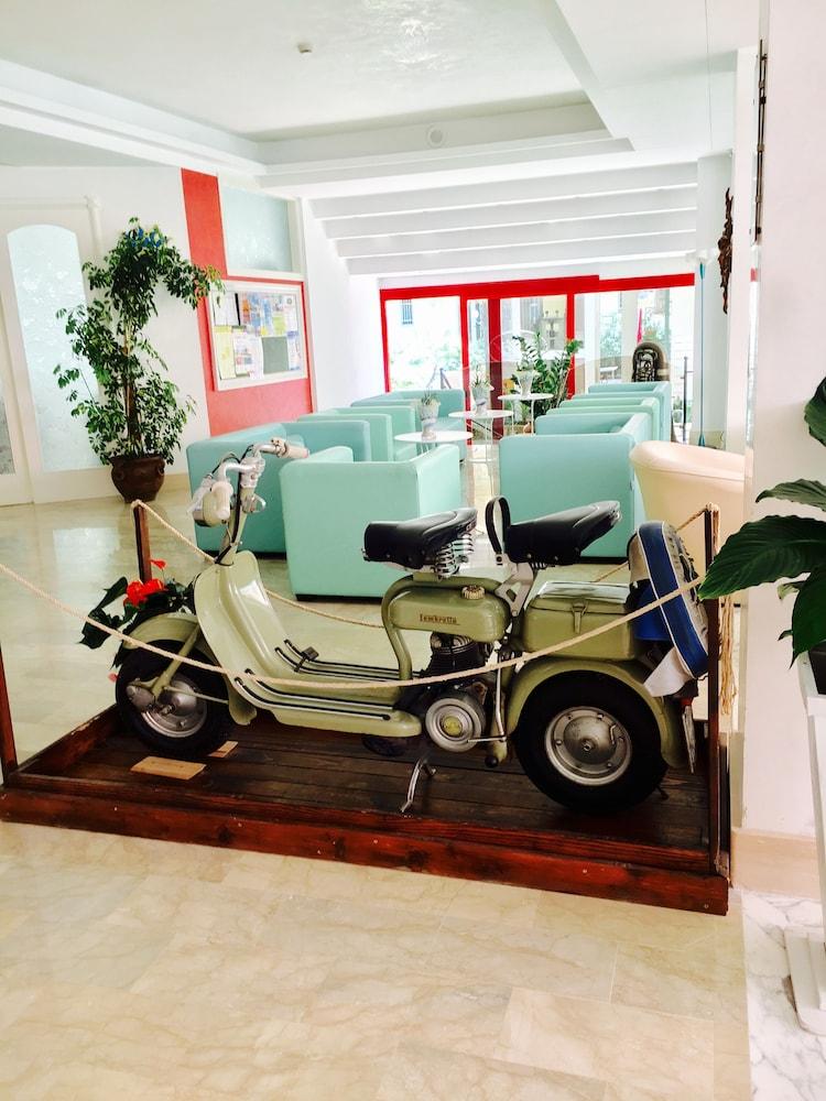 Hotel De Amicis Ричоне Екстериор снимка