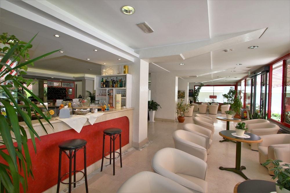 Hotel De Amicis Ричоне Екстериор снимка