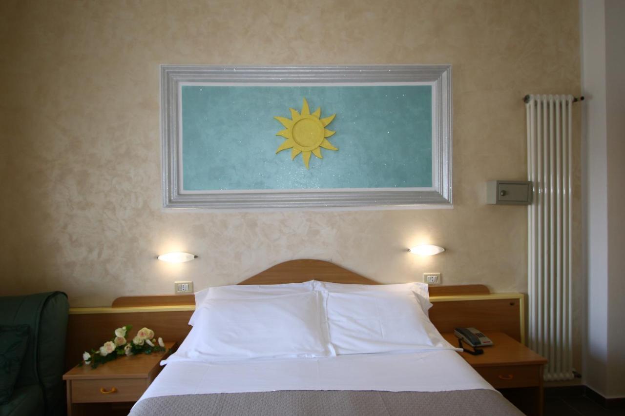 Hotel De Amicis Ричоне Екстериор снимка