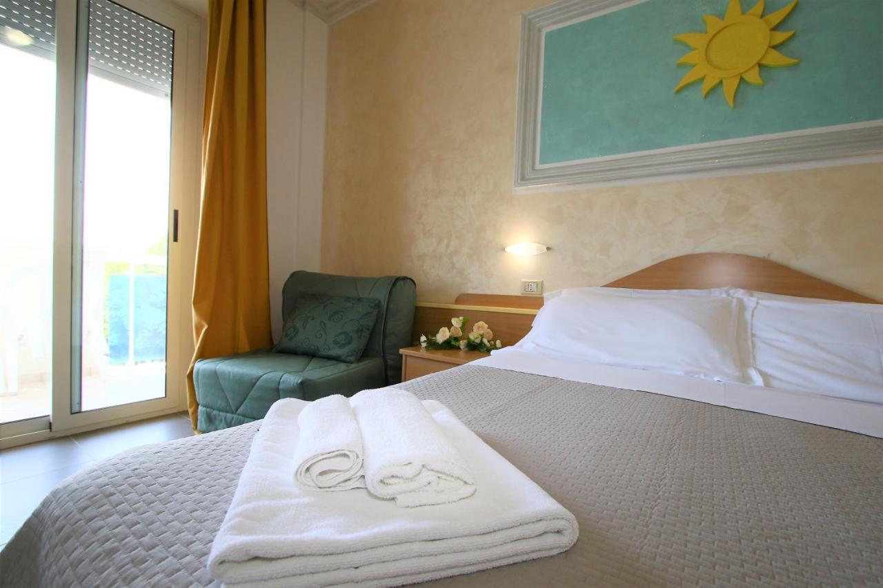Hotel De Amicis Ричоне Екстериор снимка